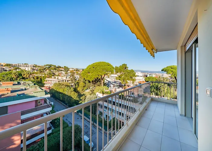 3 Pièces En Dernier étage - Vue Et Montagnes - Résidence De Standing Antibes