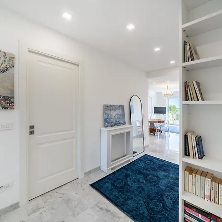 3 Pieces En Dernier Etage - Vue Et Montagnes - De Standing * Antibes