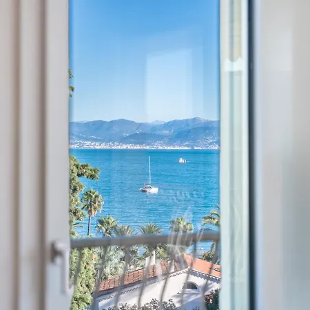 3 Pieces En Dernier Etage - Vue Et Montagnes - De Standing * 앙티브